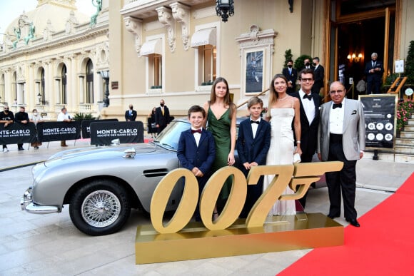 Christian Moore et sa famille durant l'avant première du dernier James Bond " No Time To Die" au Casino de Monaco, le 29 septembre 2021. © Bruno Bebert/Bestimage