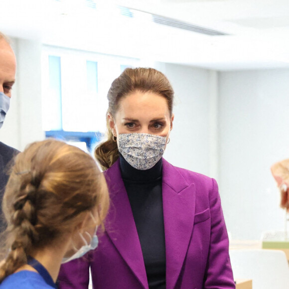 Le prince William, duc de Cambridge, et Catherine (Kate) Middleton, duchesse de Cambridge, arrivent pour une visite à l'Université Magee de Londonderry, Irlande du Nord, Royaume Uni, où ils rencontrent des étudiants en soins infirmiers. Le 29 septembre 2021