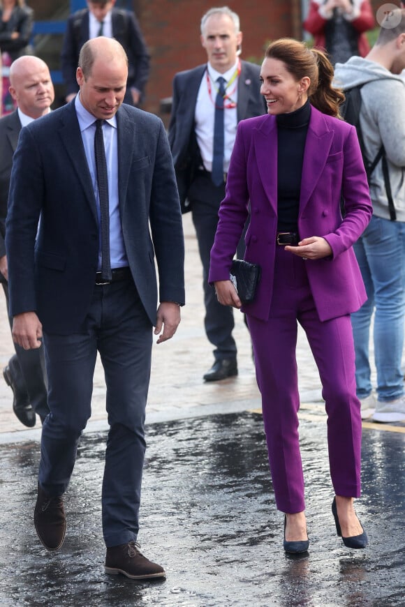 Le prince William, duc de Cambridge, et Catherine (Kate) Middleton, duchesse de Cambridge, arrivent pour une visite à l'Université Magee de Londonderry, Irlande du Nord, Royaume Uni, où ils rencontrent des étudiants en soins infirmiers. Le 29 septembre 2021