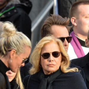 Laura Smet, Tony Scotti, Laeticia Hallyday, ses filles Joy et Jade, Sylvie Vartan - Sorties de l'église de la Madeleine après les obsèques de Johnny Hallyday à Paris le 9 décembre 2017. © Veeren / Bestimage