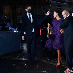 Tina Kunakey et Vincent Cassel arrivent à la soirée "Vogue Paris fête ses 100 ans" au Palais Galliera. Paris, le 1er octobre 2021. © Tiziano Da Silva-Pierre Perusseau/Bestimage