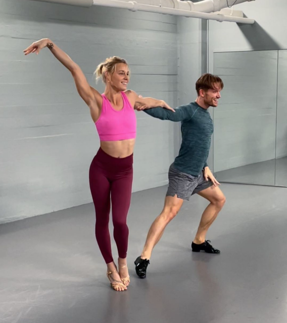 Pernille Blume et son partenaire Morten Kjeldgaard dans l'émission "Vild Med Dans", la version danoise de "Danse avec les stars". Septembre 2021.