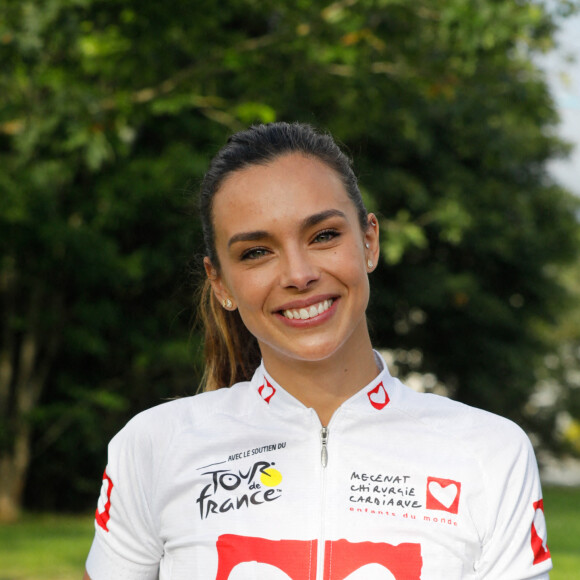 Marine Lorphelin (Miss France 2013) - Préparatifs avant l'étape du coeur lors du Tour de France 2021 entre Changé et Laval, France, le 30 juin 2021. © Christophe Clovis/Bestimage 