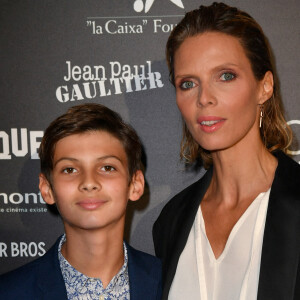 Sylvie Tellier et son fils Oscar - Visite privée de l'exposition Cinémode par Jean-Paul Gaultier à la Cinémathèque française à Paris, le 3 octobre 2021. © Veeren Ramsamy - Christophe Clovis/Bestimage