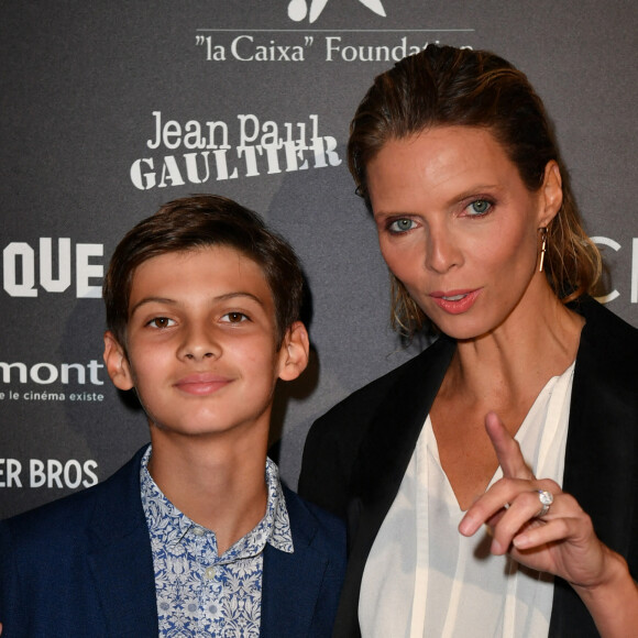 Sylvie Tellier et son fils Oscar - Visite privée de l'exposition Cinémode par Jean-Paul Gaultier à la Cinémathèque française à Paris, le 3 octobre 2021. © Veeren Ramsamy - Christophe Clovis/Bestimage