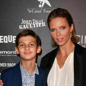 Sylvie Tellier et son fils Oscar - Visite privée de l'exposition Cinémode par Jean-Paul Gaultier à la Cinémathèque française à Paris, le 3 octobre 2021. © Veeren Ramsamy - Christophe Clovis/Bestimage