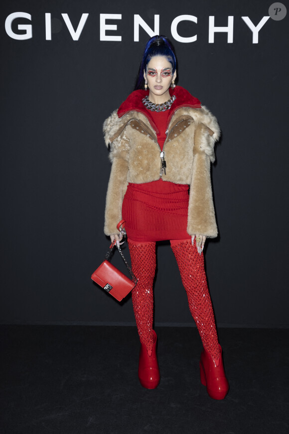 Sita Abellan assiste au défilé Givenchy collection prêt-à-porter printemps-été 2022 à la Paris La Défense Arena. Nanterre, le 3 octobre 2021. © Olivier Borde/Bestimage