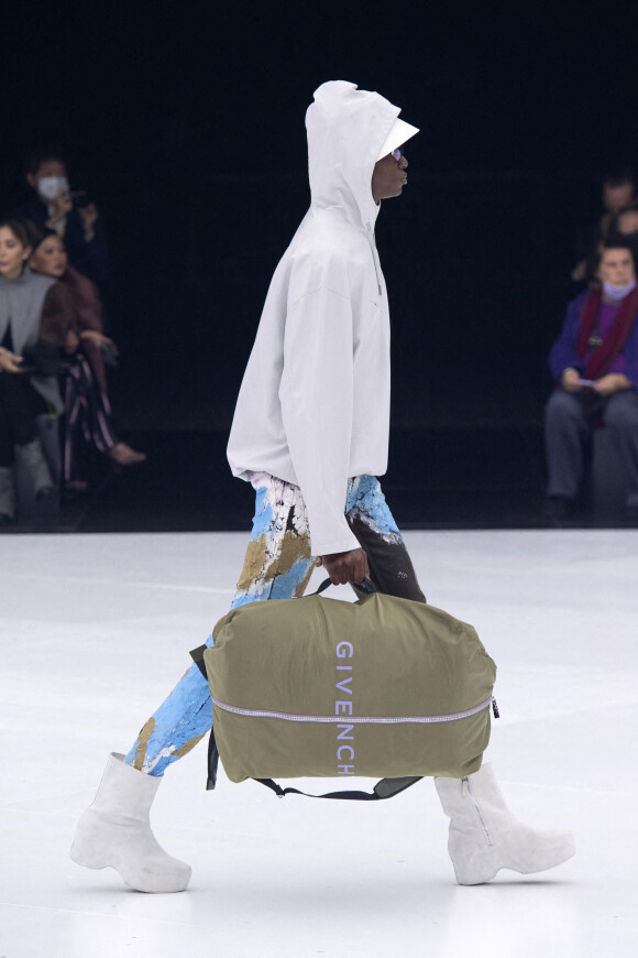 Défilé Givenchy collection prêt-à-porter printemps-été 2022 à la Paris La Défense Arena. Nanterre, le 3 octobre 2021.