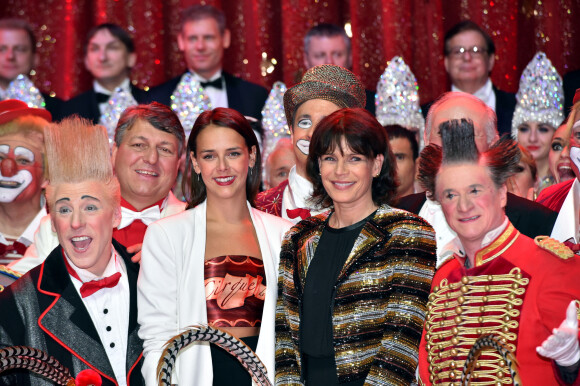 Exclusif - Pauline Ducruet et la princesse Stéphanie de Monaco - La princesse Stéphanie de Monaco a reçu des mains de son frère, le prince Albert II de Monaco, un Clown d'Or d'Honneur pour la récompenser et la remercier pour son implication dans le monde du cirque. C'est elle qui à la mort du Prince Rainier III, a repris le flambeau, elle est la présidente du Festival. Grand moment d'émotion sous le chapiteau Fontvieille pour ce Golden Gala Show lors du 40ème Festival International du Cirque de Monte Carlo, le 19 janvier 2016. © Bruno Bebert/Bestimage