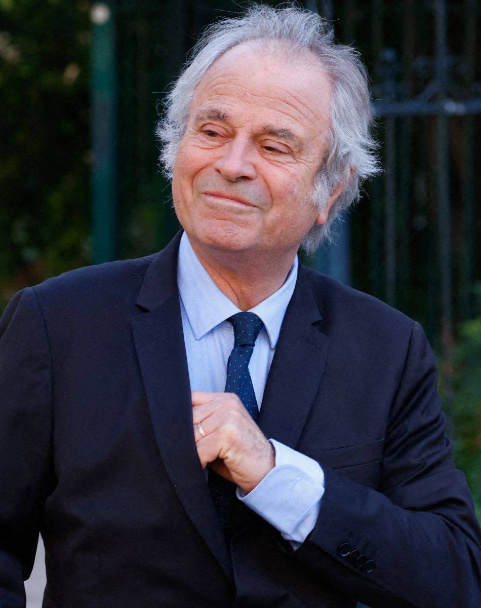 Franz-Olivier Giesbert - Arrivées à la messe funéraire en hommage à Bernard Tapie en l'église Saint-Germain-des-Prés à Paris. Le 6 octobre 2021 © Jacovides-Moreau / Bestimage