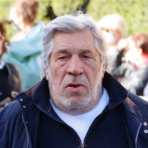 Jean-Pierre Castaldi - Arrivées à la messe funéraire en hommage à Bernard Tapie en l'église Saint-Germain-des-Prés à Paris. Le 6 octobre 2021 © Jacovides-Moreau / Bestimage