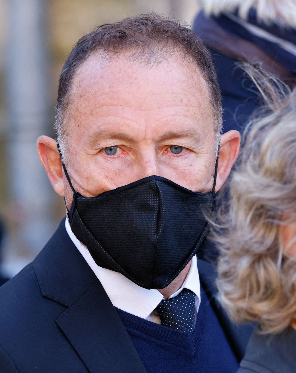 Jean-Pierre Papin - Arrivées à la messe funéraire en hommage à Bernard Tapie en l'église Saint-Germain-des-Prés à Paris. Le 6 octobre 2021 © Jacovides-Moreau / Bestimage