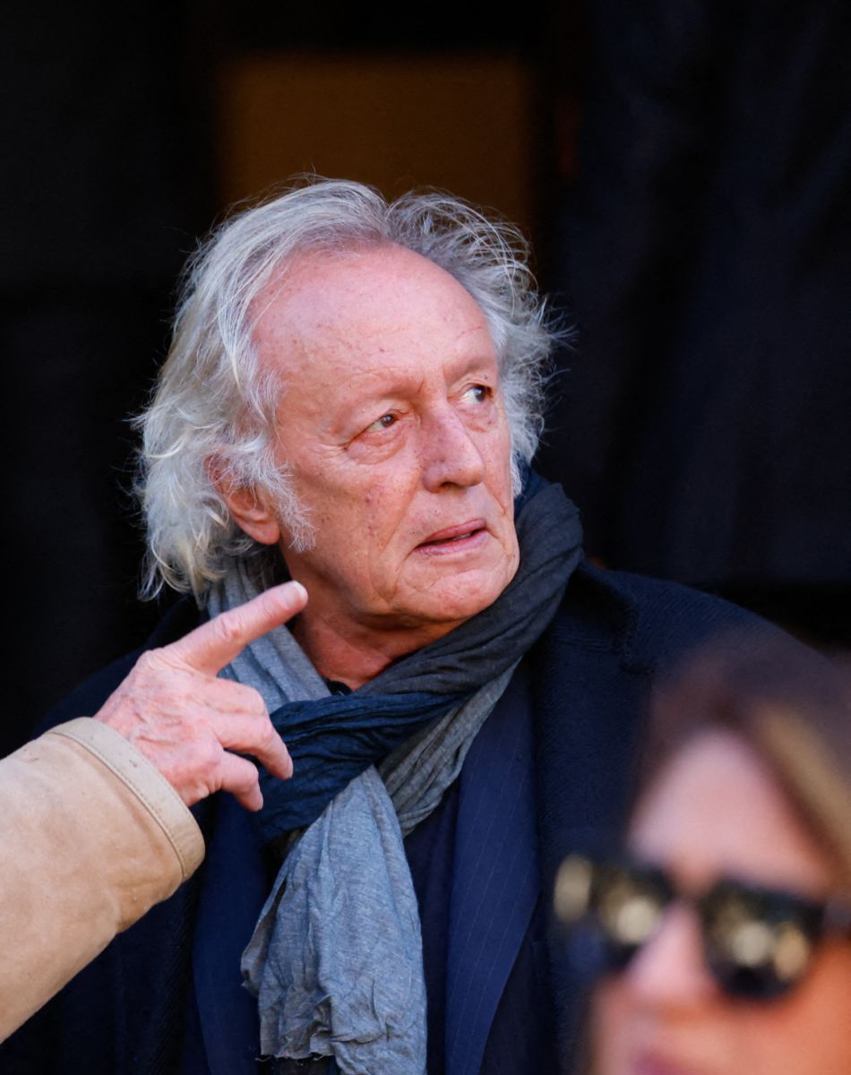 Claude Lelouch, Didier Barbelivien - Arrivées à la messe funéraire en hommage à Bernard Tapie en l'église Saint-Germain-des-Prés à Paris. Le 6 octobre 2021 © Jacovides-Moreau / Bestimage