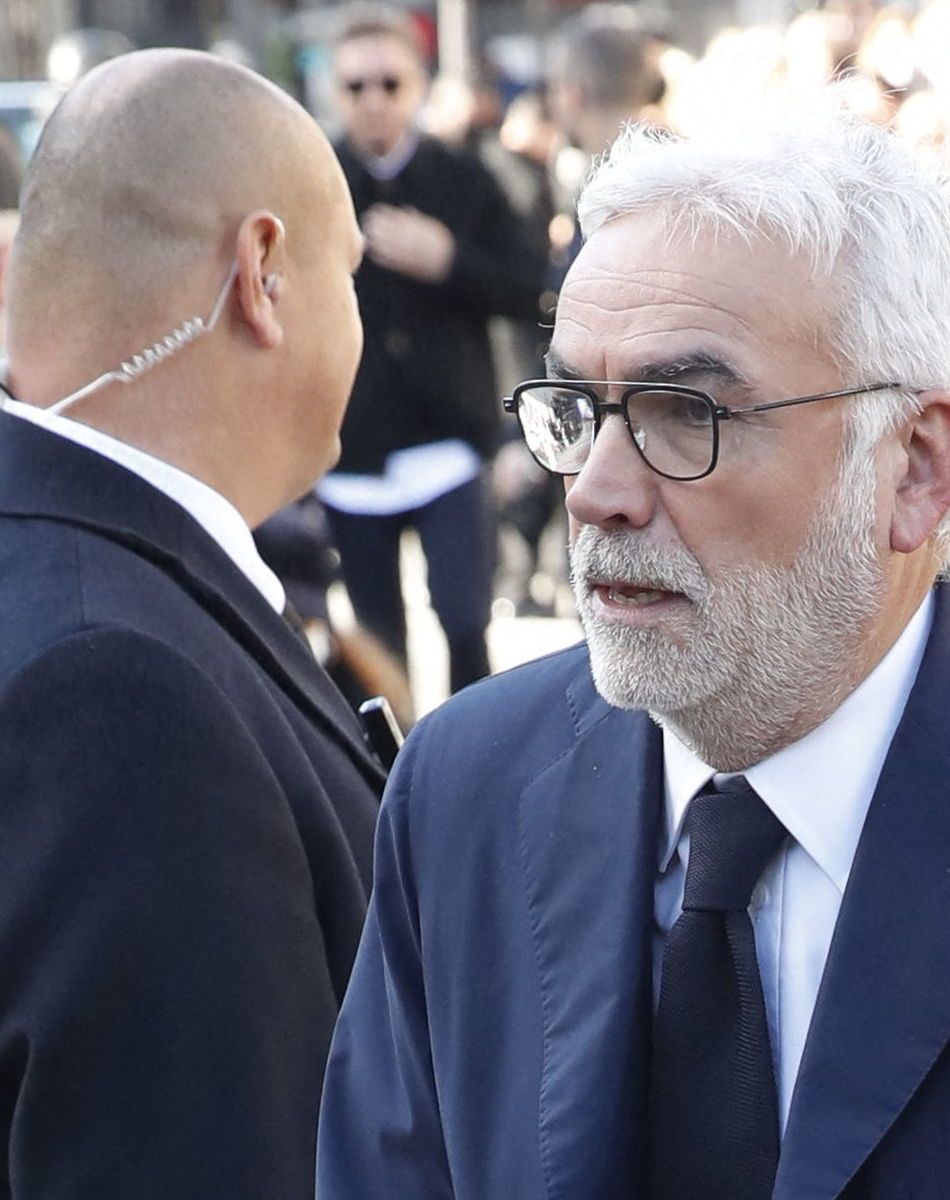 Pascal Praud - Arrivées à la messe funéraire en hommage à Bernard Tapie en l'église Saint-Germain-des-Prés à Paris. Le 6 octobre 2021 © Jacovides-Moreau / Bestimage