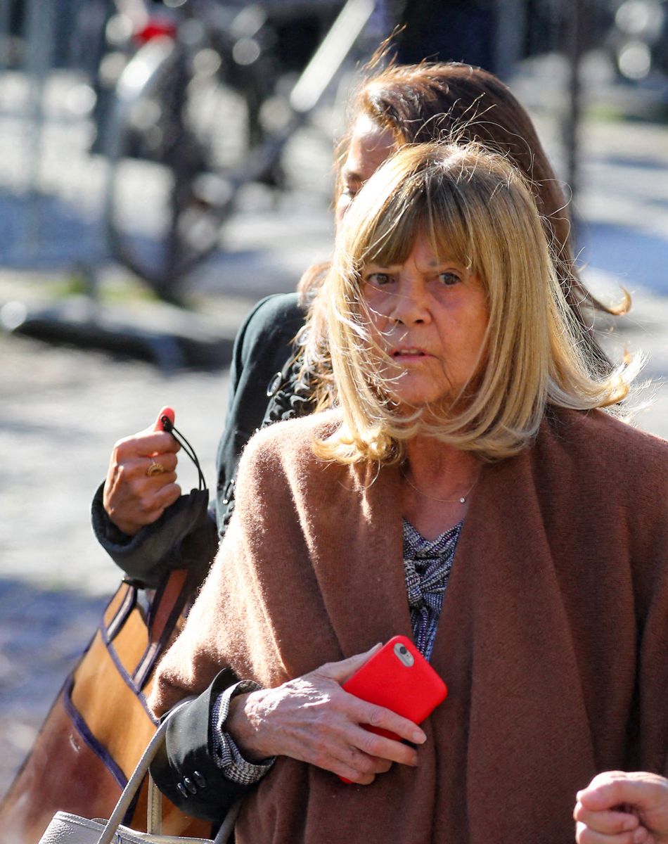 Chantal Goya - Arrivées à la messe funéraire en hommage à Bernard Tapie en l'église Saint-Germain-des-Prés à Paris. Le 6 octobre 2021 © Jacovides-Moreau / Bestimage