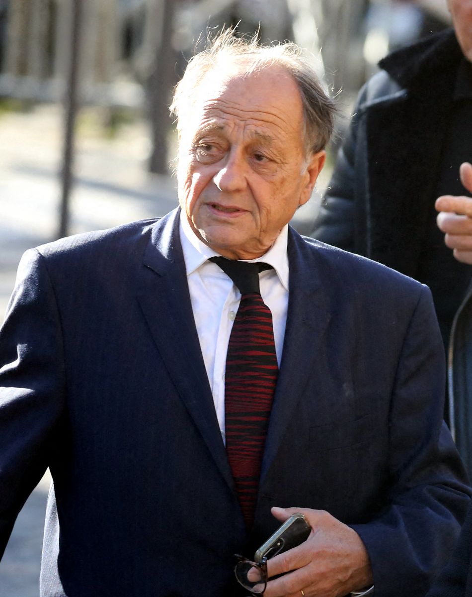 Chantal Ladesou et son mari Michel Ansault - Arrivées à la messe funéraire en hommage à Bernard Tapie en l'église Saint-Germain-des-Prés à Paris. Le 6 octobre 2021 © Jacovides-Moreau / Bestimage