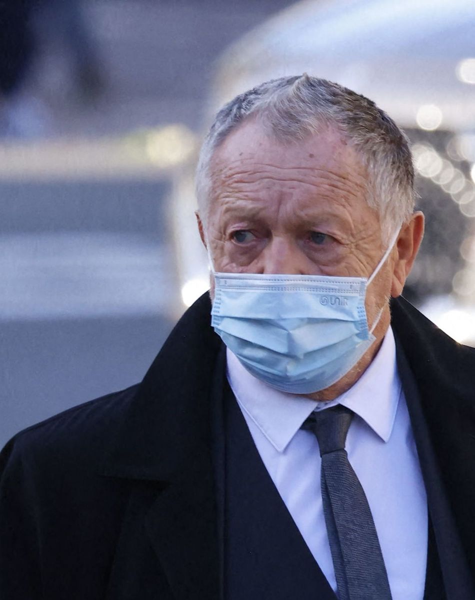 Jean-Michel Aulas - Arrivées à la messe funéraire en hommage à Bernard Tapie en l'église Saint-Germain-des-Prés à Paris. Le 6 octobre 2021 © Jacovides-Moreau / Bestimage
