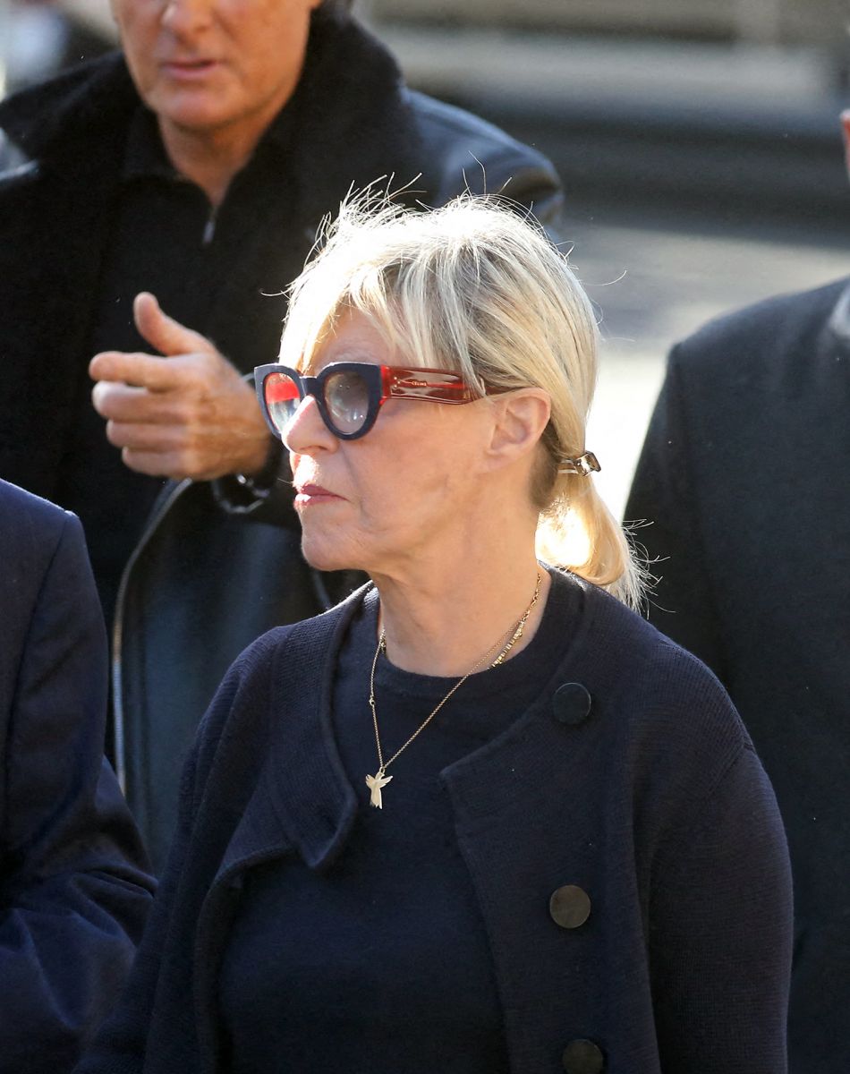 Chantal Ladesou et son mari Michel Ansault à la messe funéraire en hommage à Bernard Tapie en l'église Saint-Germain-des-Prés à Paris. © Jacovides-Moreau / Bestimage