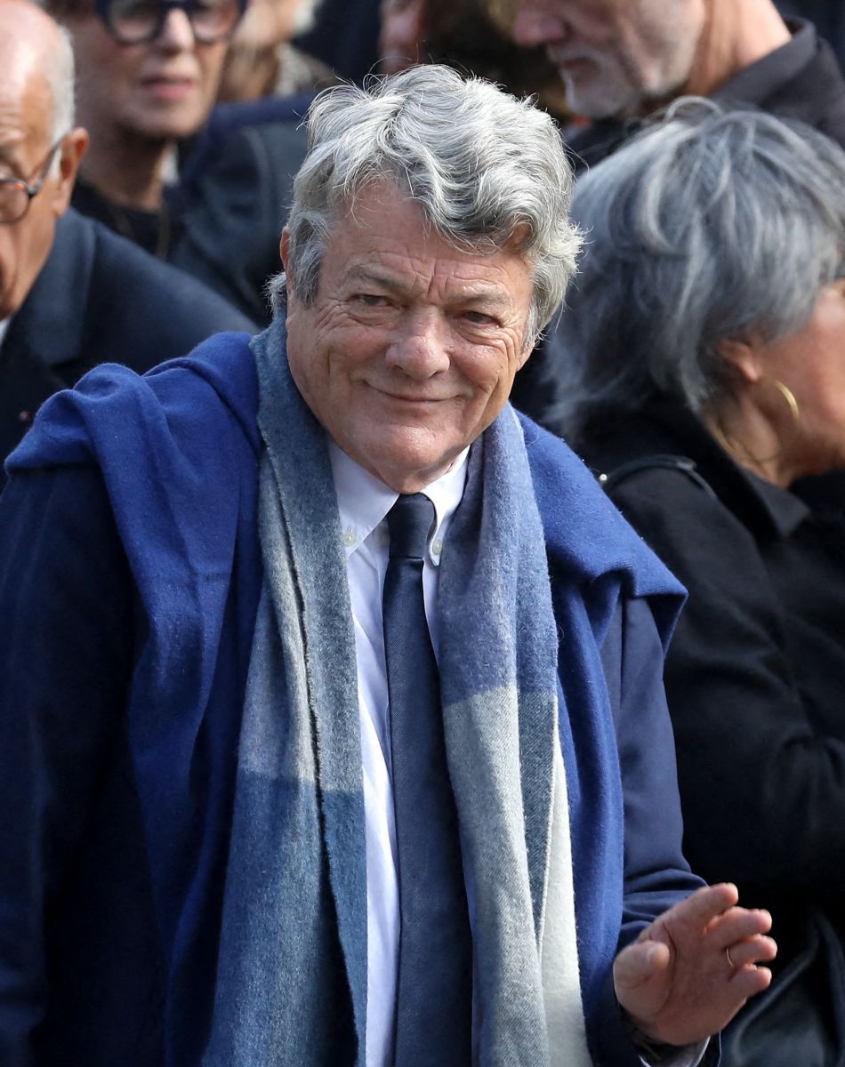 Jean-Louis Borloo - Sorties de la messe funéraire en hommage à Bernard Tapie en l'église Saint-Germain-des-Prés à Paris. Le 6 octobre 2021 © Jacovides-Moreau / Bestimage