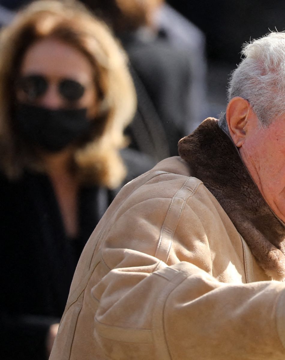 Claude Lelouch - Sorties de la messe funéraire en hommage à Bernard Tapie en l'église Saint-Germain-des-Prés à Paris. Le 6 octobre 2021 © Jacovides-Moreau / Bestimage