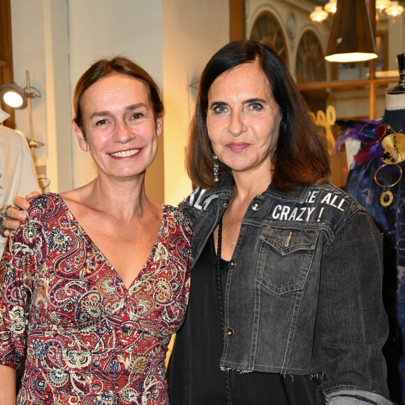 Exclusif - Sandrine Bonnaire et Nathalie Garçon - Vernissage de l'exposition de la collection "(Re) Born" de Nathalie et Emile Garçon dans la boutique de la Galerie Vivienne à Paris. © Coadic Guirec / Bestimage 