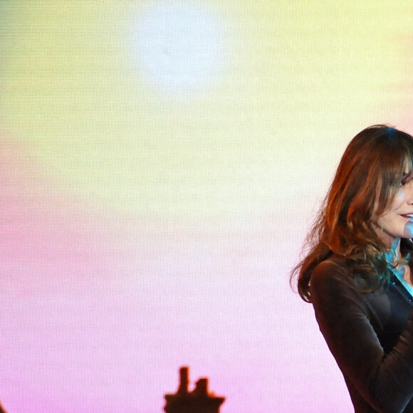 Exclusif - Ary Abittan et Carla Bruni-Sarkozy - Enregistrement de l'émission "Jean-Jacques Goldman : La grande soirée anniversaire", qui sera diffusée le 6 octobre 2021 sur M6 © Gaffiot-Moreau / Bestimage