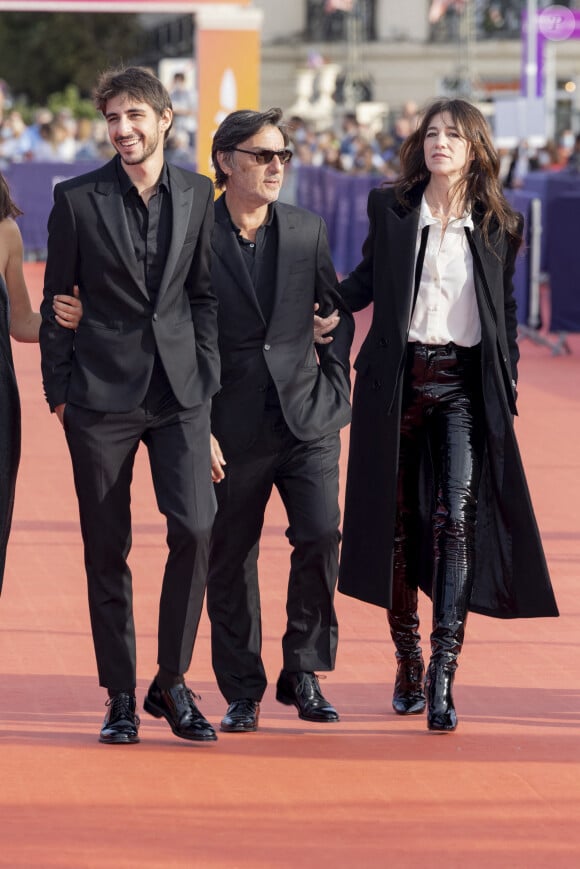 Ben Attal, Yvan Attal et Charlotte Gainsbourg - Première du film "Les choses humaines" lors de la 47e édition du Festival du Cinéma Américain de Deauville. © Olivier Borde / Bestimage