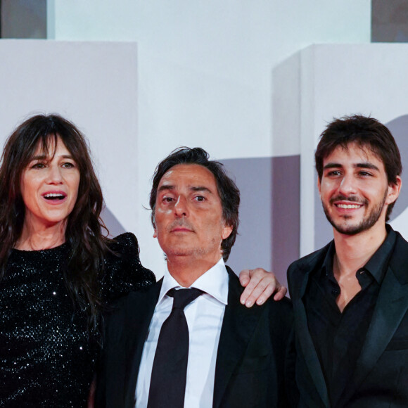 Charlotte Gainsbourg, Yvan Attal et Ben Attal - Première du film "Les Choses Humaines" au 78e Festival International du Film de Venise (Mostra), le 9 septembre 2021.