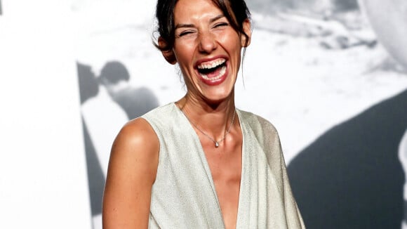 Doria Tillier sublime en robe décolletée face à Aïssa Maïga, incroyable au Festival Lumière