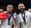 Kylian Mbappé et Karim Benzema - Football: La France remporte la coupe de la Ligue des Nations en battant l'Espagne.. © Inside/Panoramic/Bestimage