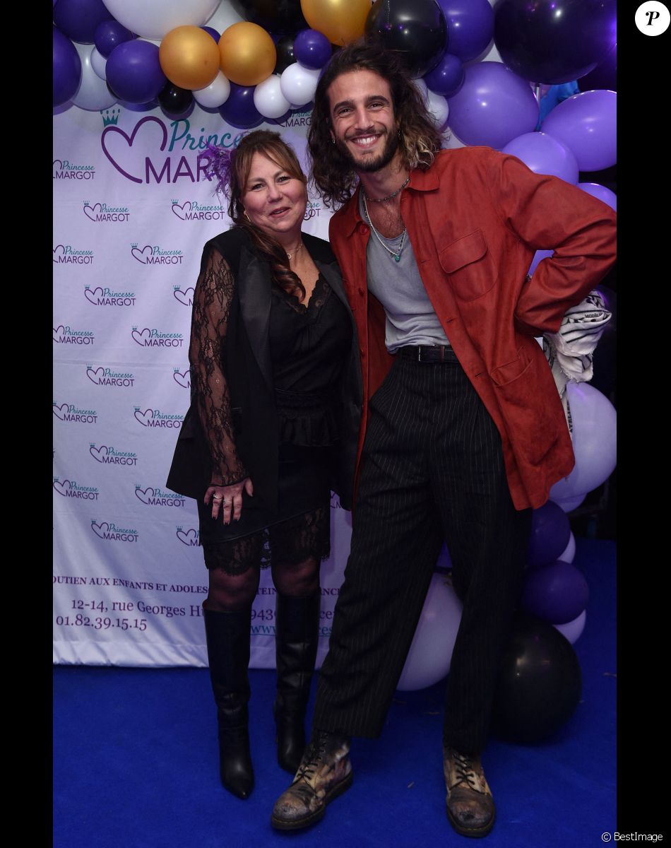 Exclusif - La présidente de l'association Muriel Hattab et le chef Julien Sebbag à la soirée de gala de l'association Princesse Margot au Folies Gruss à Paris le 11 octobre 2021.