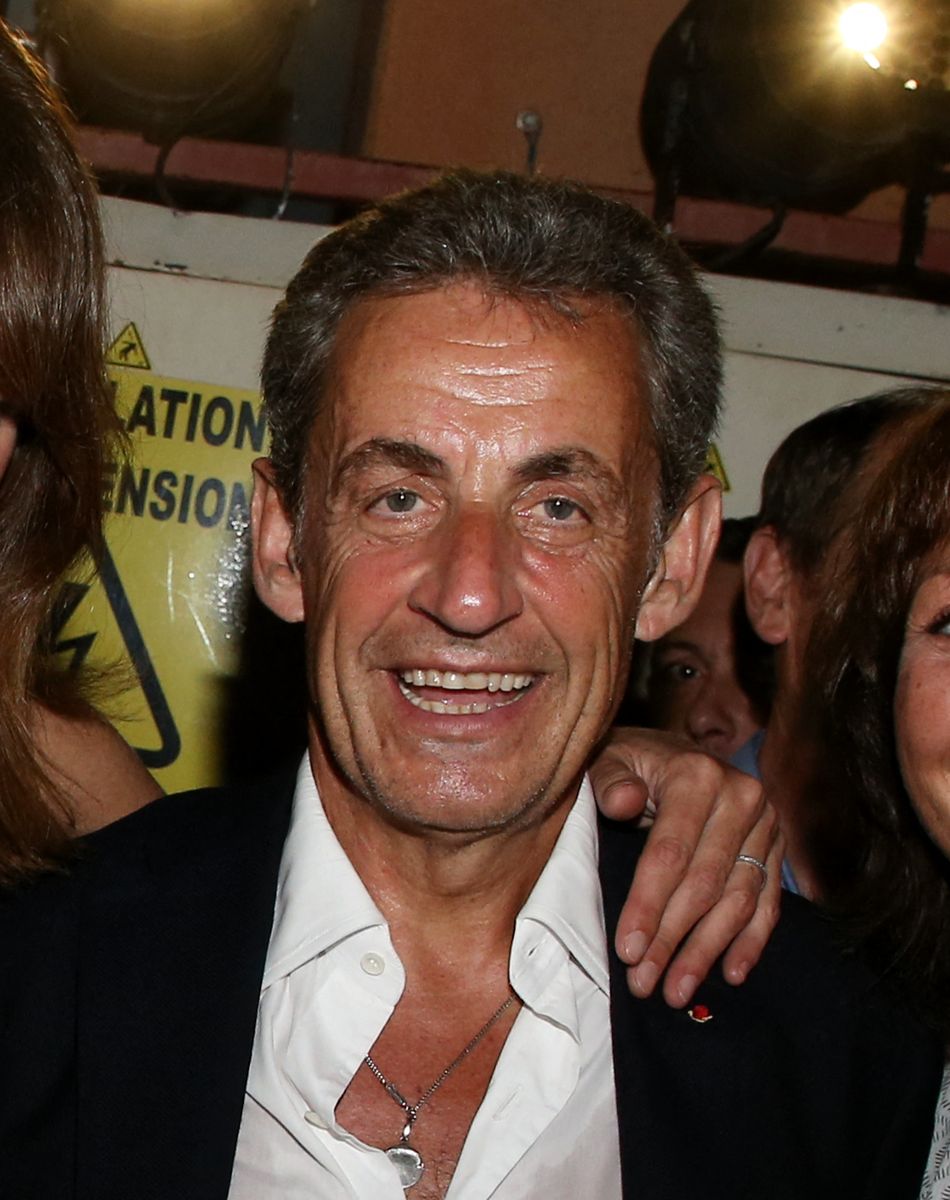 Exclusif - Carla Bruni-Sarkozy avec son mari Nicolas Sarkozy - Backstage du concert de Carla Bruni-Sarkozy au théâtre de Verdure du Grand Jardin à Le Lavandou le 23 juillet 2019. © Dominique Jacovides-Cyril Moreau/Bestimage