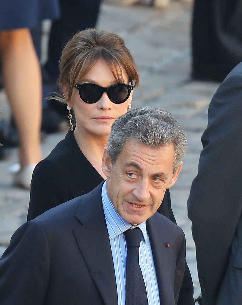 Carla Bruni Sarkozy et Nicolas Sarkozy - Arrivées à l'hommage national à Charles Aznavour à l'Hôtel des Invalides à Paris. Le 5 octobre 2018 © Jacovides-Moreau / Bestimage