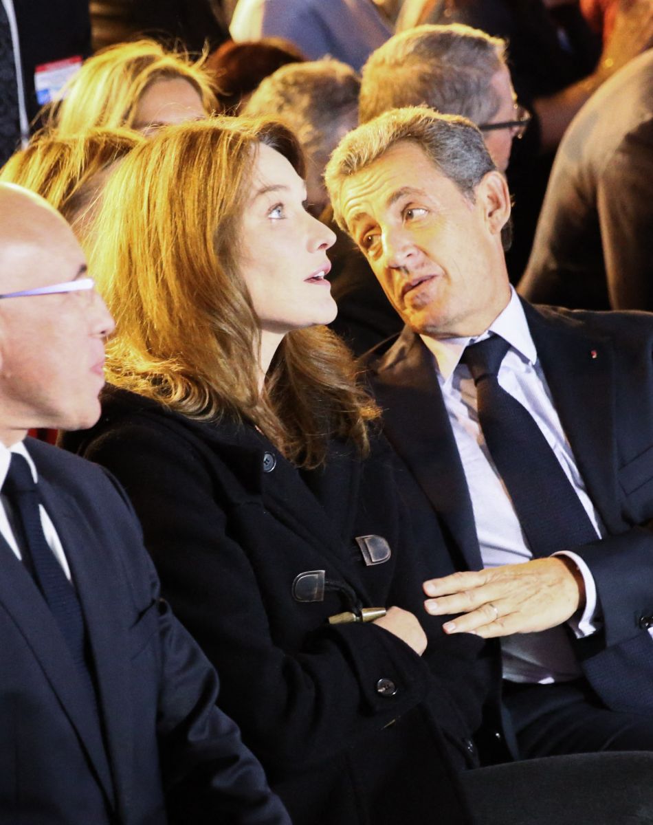 Eric Ciotti, Carla Bruni-Sarkozy, son mari Nicolas Sarkozy, Sylvain Berrios - Carla Bruni-Sarkozy assiste au meeting de son mari Nicolas Sarkozy à Saint-Maur-des-Fossés le 14 novembre 2016.