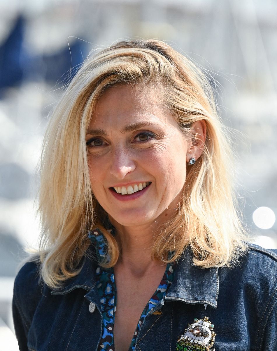 Julie Gayet - Photocall lors du Festival de la Fiction de La Rochelle. Le 16 septembre 2021