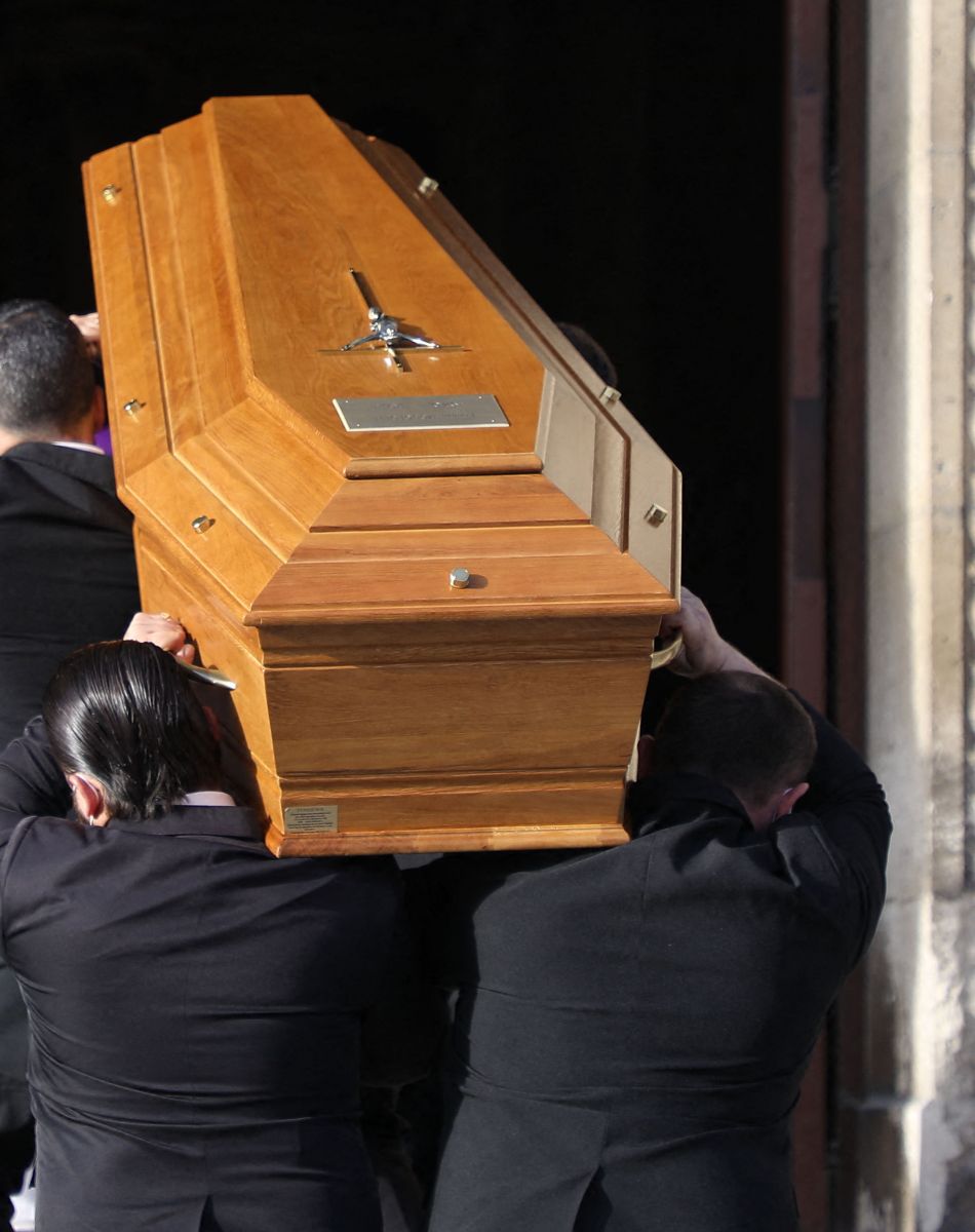 Illustration - Arrivées aux obsèques de Etienne Mougeotte en l'église Saint-François-Xavier à Paris. Le 13 octobre 2021 © Jacovides-Clovis / Bestimage