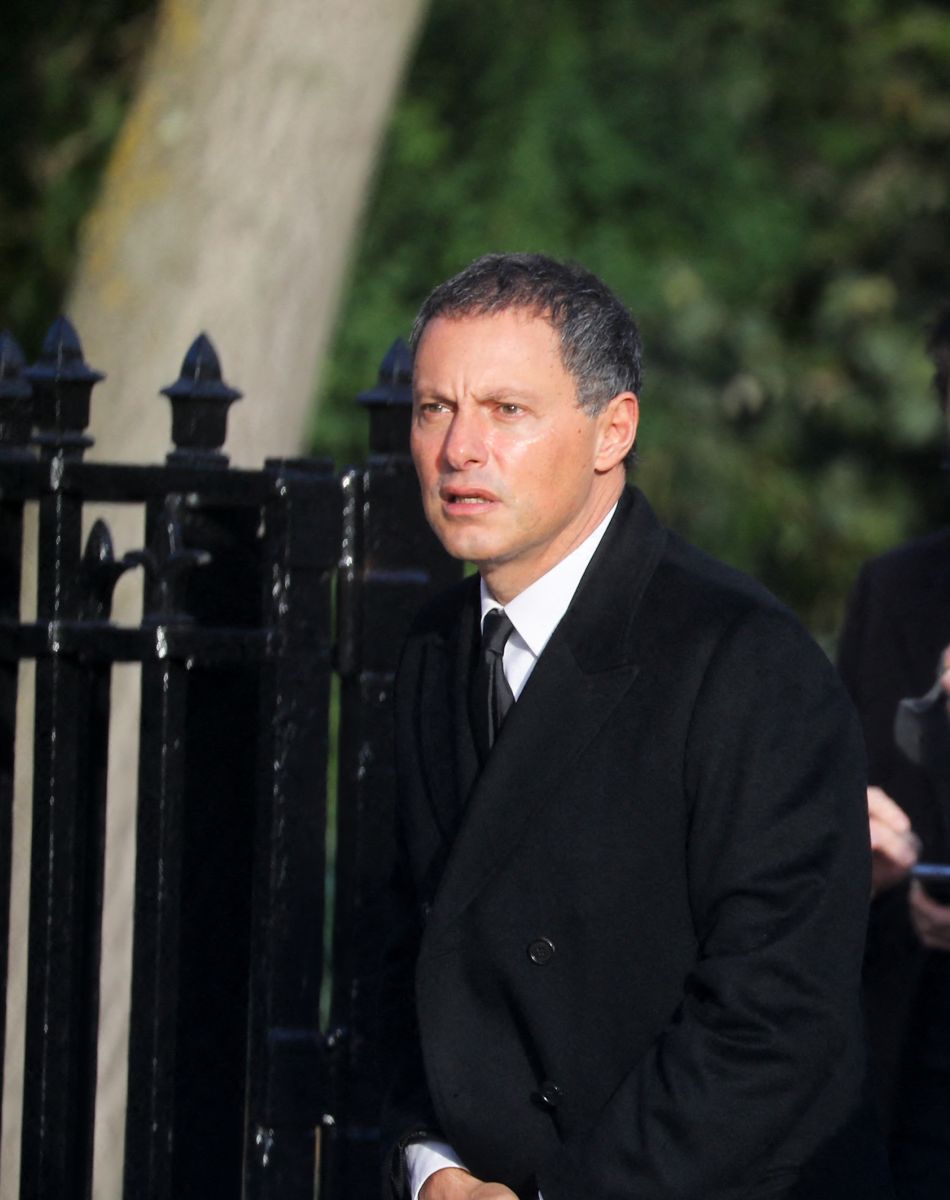 Marc-Olivier Fogiel, Alexandre Bompard et Claire Chazal - Arrivées aux obsèques de Etienne Mougeotte en l'église Saint-François-Xavier à Paris. Le 13 octobre 2021 © Jacovides-Clovis / Bestimage