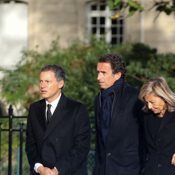 Marc-Olivier Fogiel, Alexandre Bompard et Claire Chazal - Arrivées aux obsèques de Etienne Mougeotte en l'église Saint-François-Xavier à Paris. Le 13 octobre 2021 © Jacovides-Clovis / Bestimage