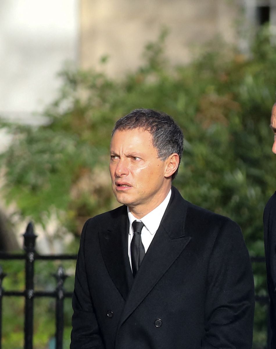 Marc-Olivier Fogiel, Alexandre Bompard et Claire Chazal - Arrivées aux obsèques de Etienne Mougeotte en l'église Saint-François-Xavier à Paris. Le 13 octobre 2021 © Jacovides-Clovis / Bestimage