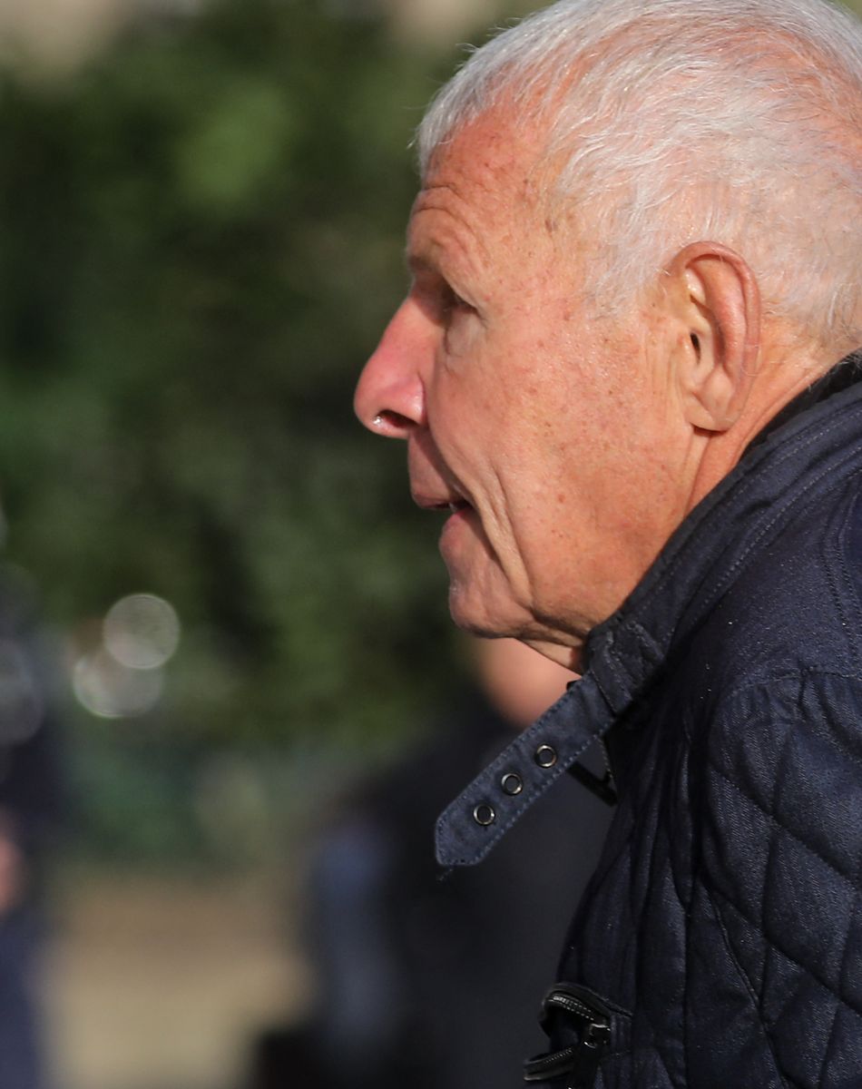 Patrick Poivre d'Arvor (PPDA) - Arrivées aux obsèques de Etienne Mougeotte en l'église Saint-François-Xavier à Paris. Le 13 octobre 2021 © Jacovides-Clovis / Bestimage