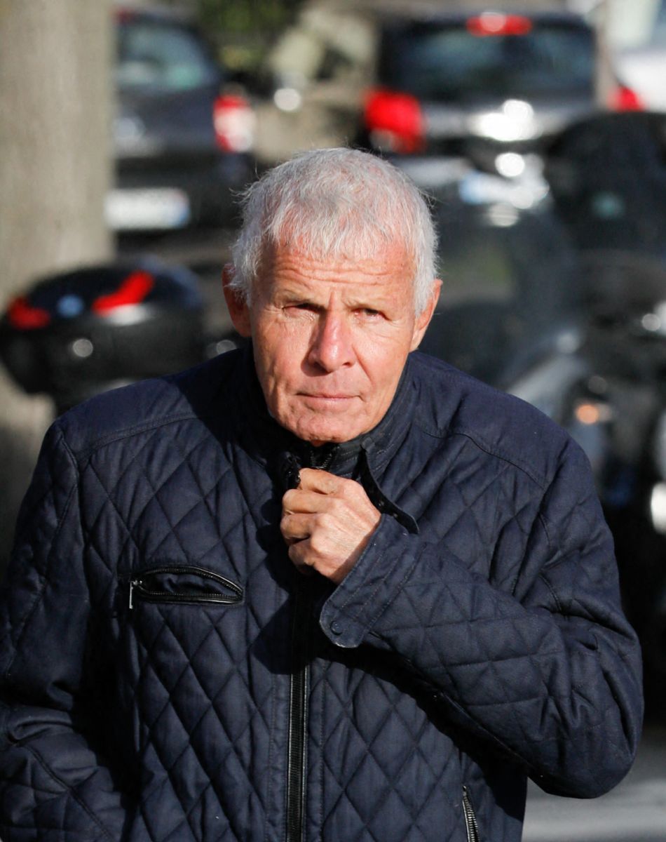 Patrick Poivre d'Arvor (PPDA) - Arrivées aux obsèques de Etienne Mougeotte en l'église Saint-François-Xavier à Paris. Le 13 octobre 2021 © Jacovides-Clovis / Bestimage