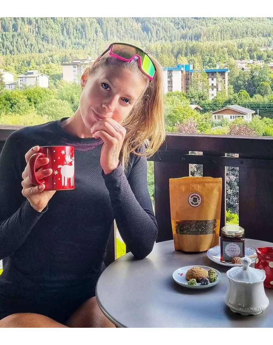 Alix, aventurière de "Koh-Lanta", file le parfait amour avec Mathieu.