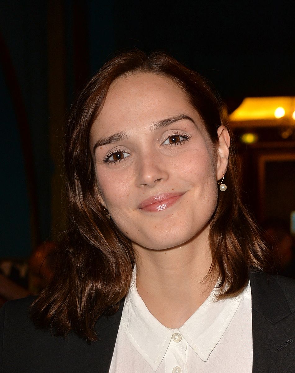 Semi-exclusif - Camille Lou à la générale de presse du spectacle musicale "Les Souliers Rouges" aux Folies Bergères à Paris, France, le 4 février 2020. © Veeren/Bestimage Semi-Exclusive - Celebs attending the "Les Souliers Rouges" press release musical show at the Folies Bergères in Paris, France, on February 4, 2020.