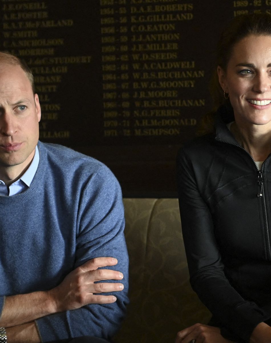 Le prince William, duc de Cambridge, et Catherine (Kate) Middleton, duchesse de Cambridge, visitent le clud de Rugby, City of Derry R.F.C. à Londonderry, Royaume Uni, le 29 septembre 2021.
