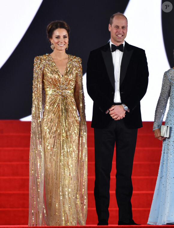 Le prince William, duc de Cambridge, Catherine Kate Middleton, la duchesse de Cambridge - Avant-première mondiale du film "James Bond - Mourir peut attendre (No Time to Die)" au Royal Albert Hall à Londres, le 28 septembre 2021.