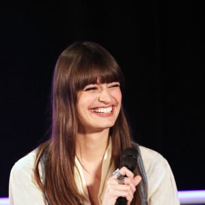 Exclusif - Clara Luciani - Backstage de l'enregistrement de l'émission "La grande soirée des duos", qui sera diffusée le 14 octobre sur W9 © Gaffiot-Moreau / Bestimage 