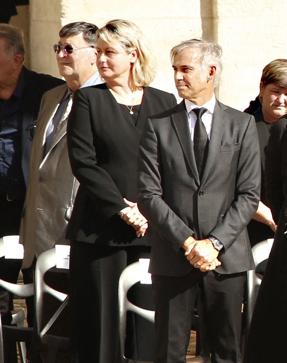 Paul Belmondo et sa femme Luana - Cérémonie d'hommage national à Jean-Paul Belmondo à l'Hôtel des Invalides à Paris, le 9 septembre 2021. © Christophe Aubert via Bestimage