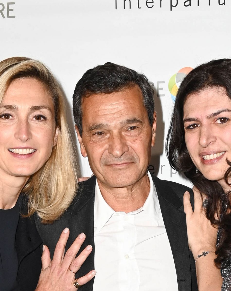Exclusif - Julie Gayet, Philippe Bénacin (président général d'Interparfums ) et Elise Boghossian (Présidente Elisecare) - Dîner de Gala de l'association Elisecare sponsorisé par Philiipe Bénacin (Interparfums) et orchestré par Yannick Alléno au Pavillon Ledoyen à Paris le 13 octobre 2021. © Coadic Guirec/Bestimage