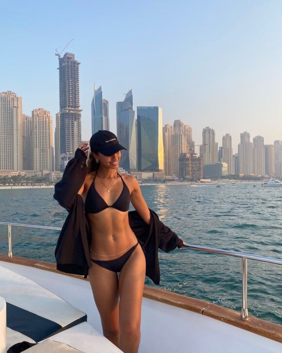 Flora Coquerel divine en bikini à Dubaï pour l'anniversaire de la soeur de Diego El Glaoui