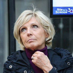 Exclusif - Les coulisses du bulletin météo avec Évelyne Dhéliat pour les 30 ans de la Fête de la Science à la Sorbonne le 9 octobre 2021. © Panoramic / Bestimage